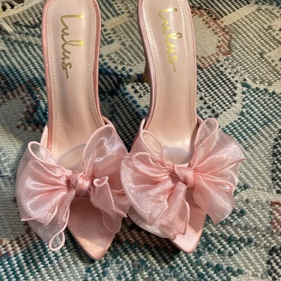 LULUS satin bow heels - Picture 3 of 6